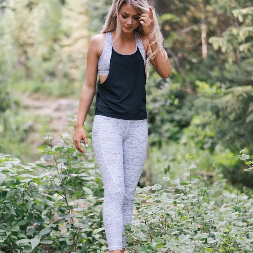 Zyia LnT Grey White Stripped Capri Leggings New!